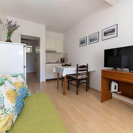 Daire Malerisches Nur 150 Meter Zum Mit Privatparkplatz, Grill, Klima