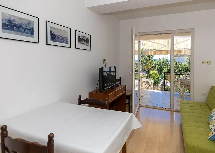 Daire Malerisches Nur 150 Meter Zum Mit Privatparkplatz, Grill, Klima Crikvenica